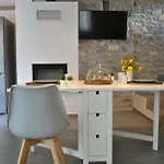 Petras Gi - Stone Aparthotel