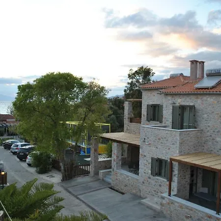 Petras Gi - Stone Aparthotel 4*