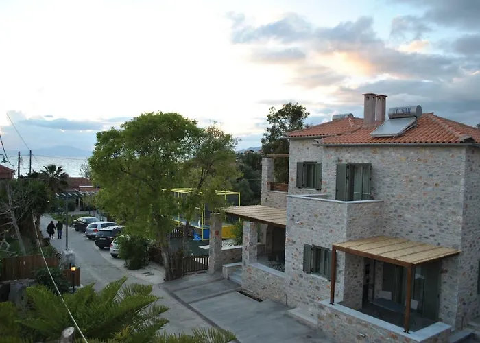 Petras Gi - Stone Aparthotel 4*