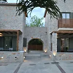 Petras Gi - Stone 4* Stoúpa