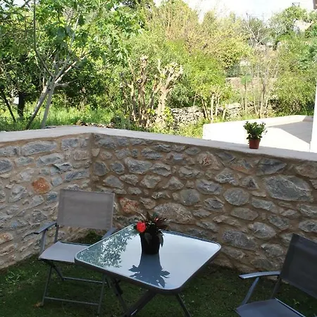 Petras Gi - Stone Apartahotel 4*