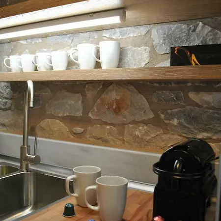 Petras Gi - Stone Apartahotel Stoúpa