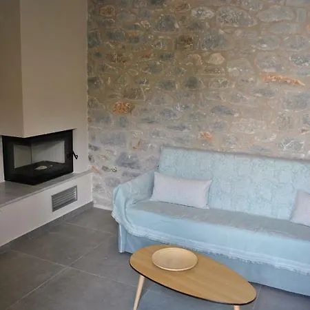 Petras Gi - Stone 4* Stoúpa