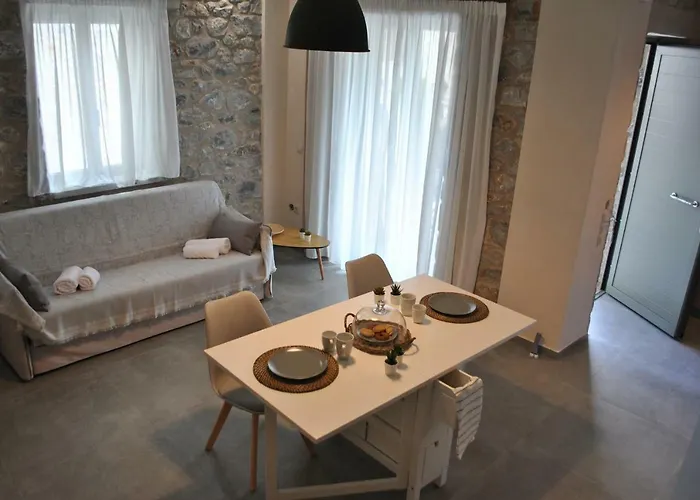 Hotel apartamentowy Petras Gi - Stone Stoúpa