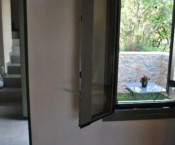 Apartmanhotel Petras Gi - Stone Sztúpa