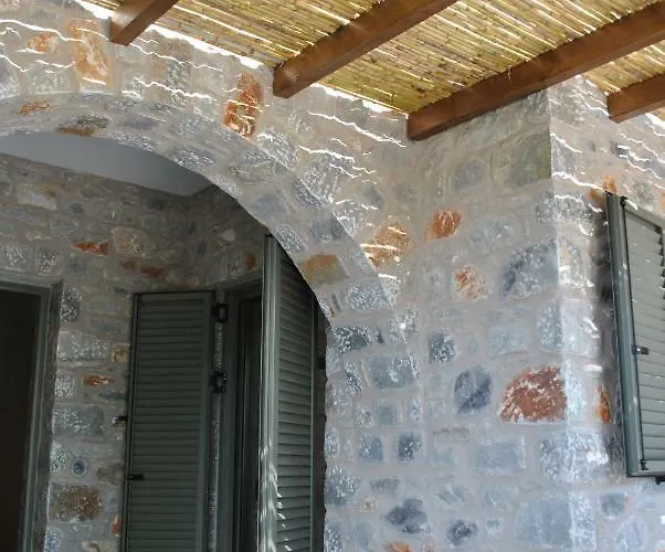 Petras Gi - Stone Hotel apartamentowy Stoúpa