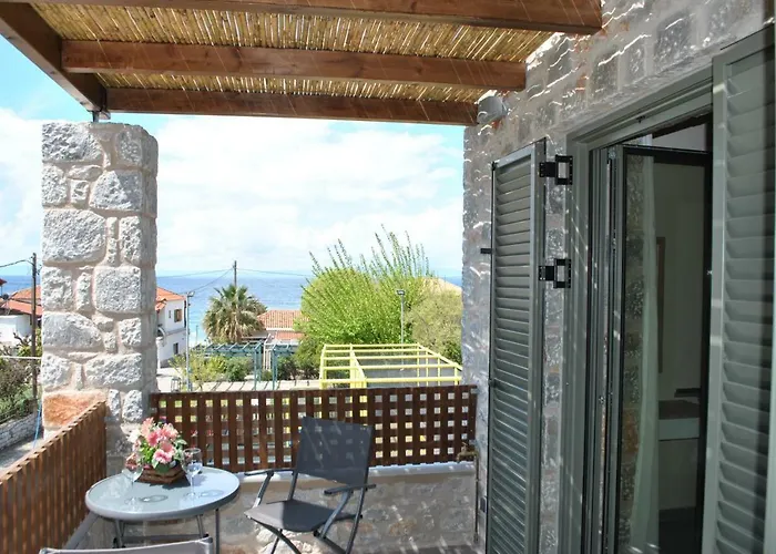 Petras Gi - Stone Stoupa