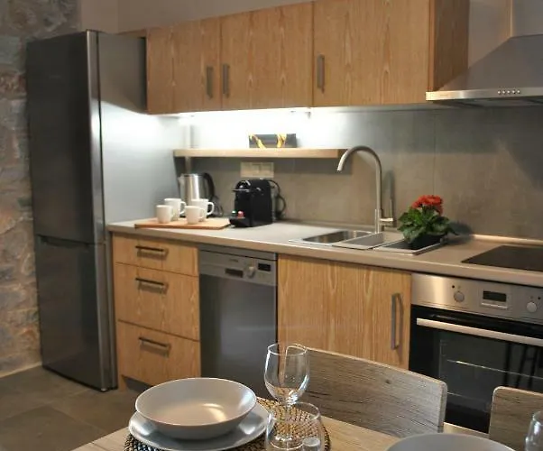 Petras Gi - Stone Stoupa